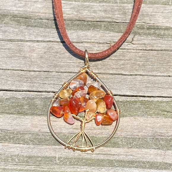 Natural Carnelian Tree of life necklace on leather cord gold tone - Picture 1 of 11